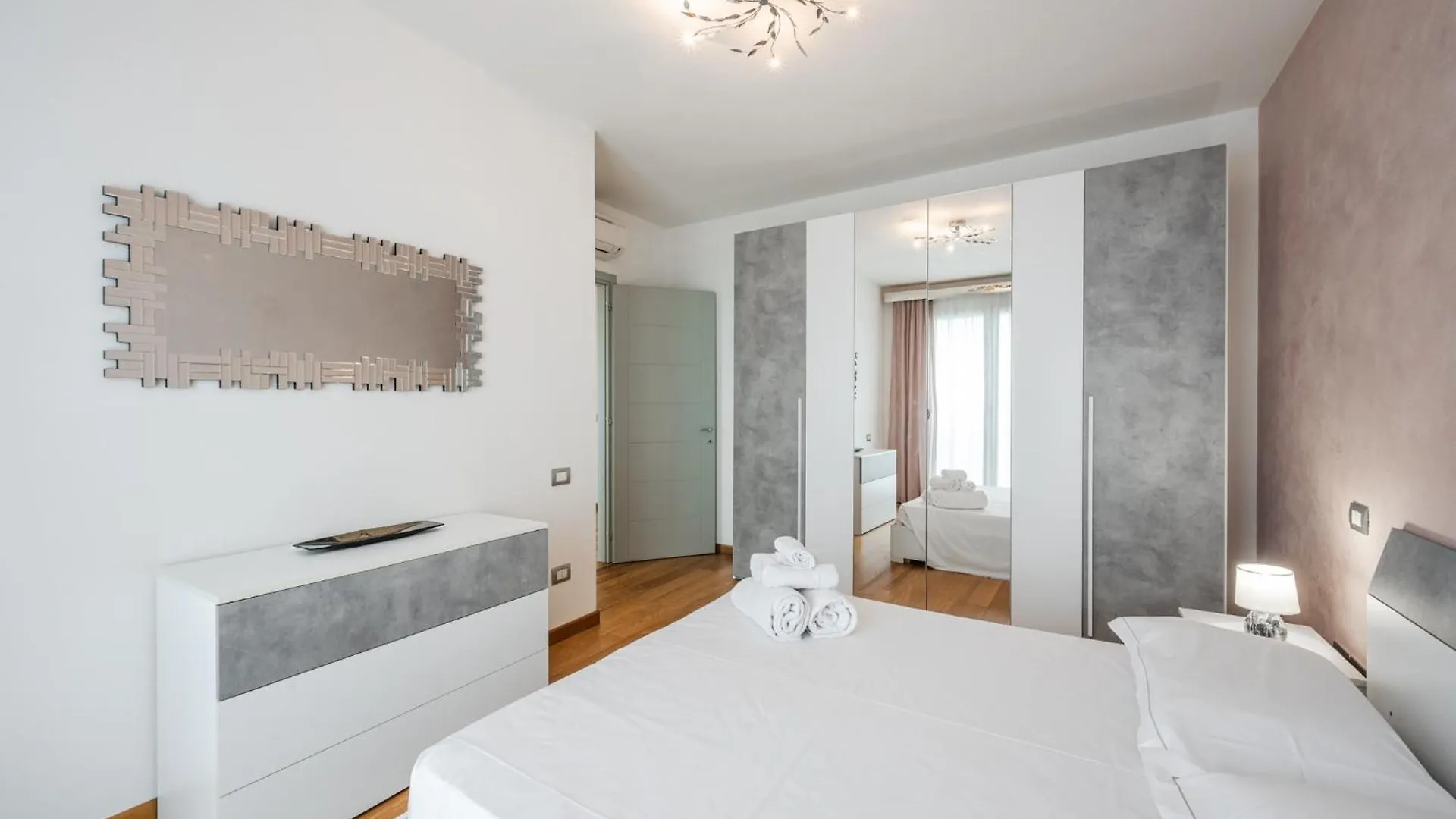 Emilia Suite Street Modena 0*,  Italia