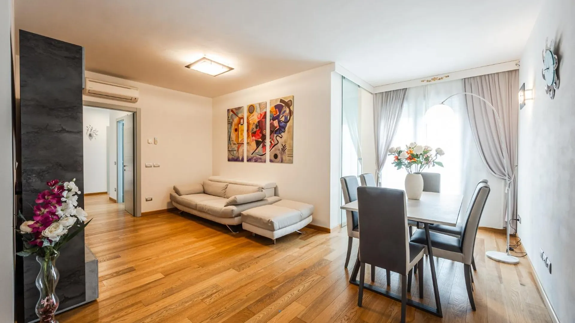 Emilia Suite Street Modena